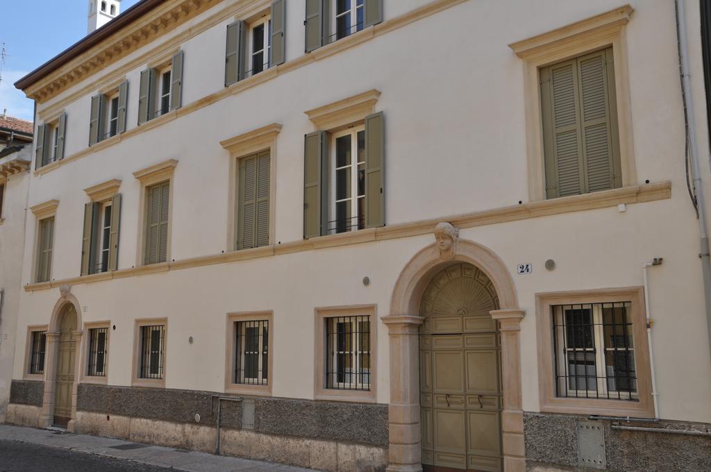 Verona White Lodge Eksteriør billede